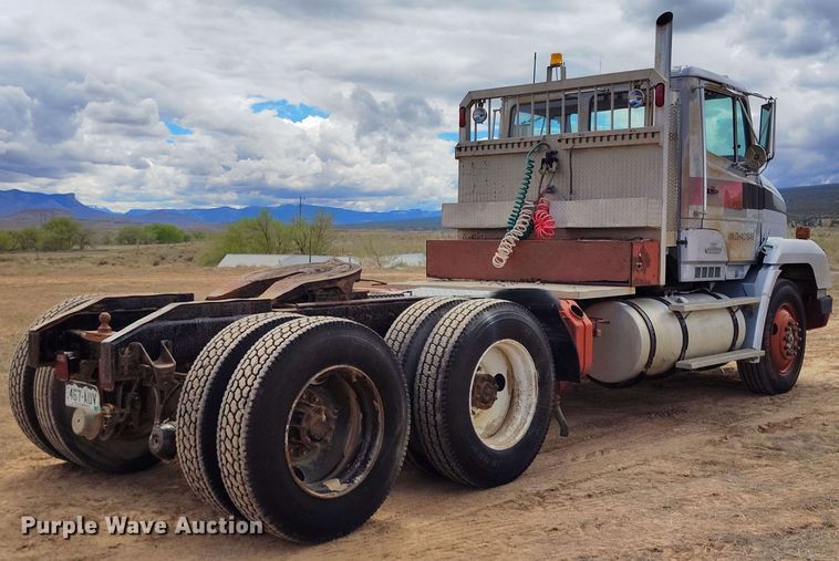 image for item DP4931 1986 Freightliner Conventional semi truck