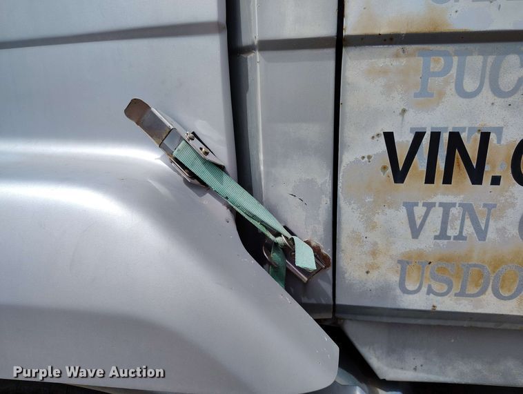 image for item DP4931 1986 Freightliner Conventional semi truck