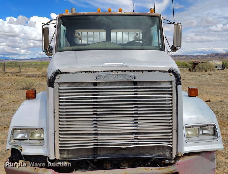 image for item DP4931 1986 Freightliner Conventional semi truck