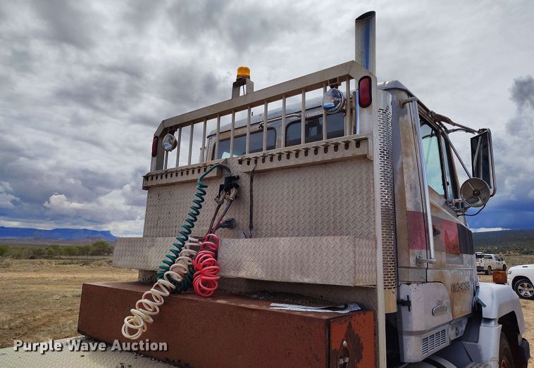 image for item DP4931 1986 Freightliner Conventional semi truck