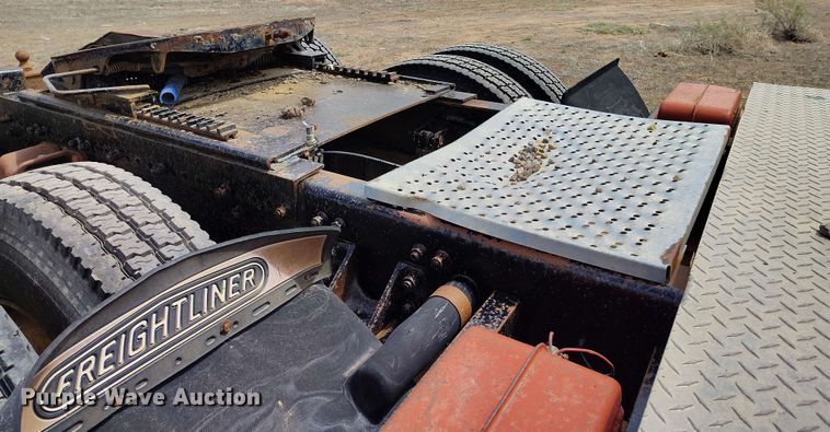 image for item DP4931 1986 Freightliner Conventional semi truck