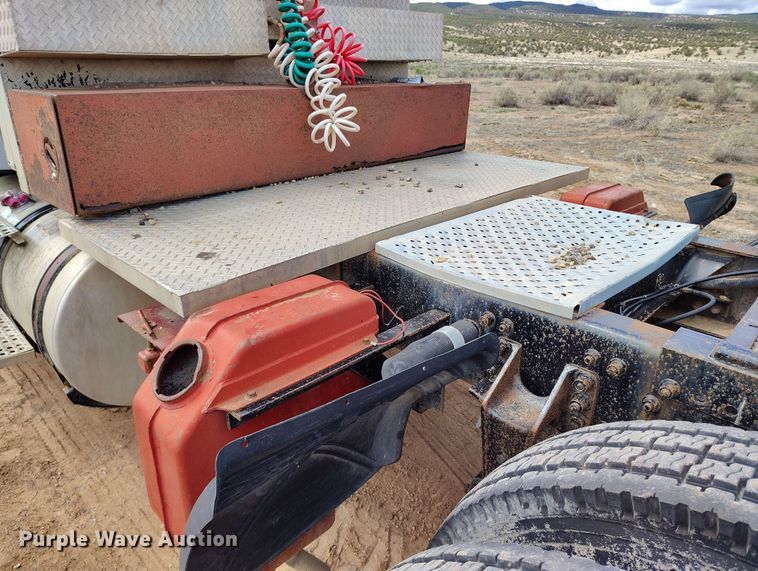 image for item DP4931 1986 Freightliner Conventional semi truck