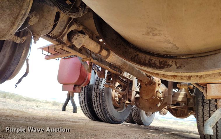 image for item DP4931 1986 Freightliner Conventional semi truck