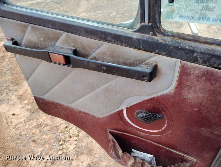 image for item DP4931 1986 Freightliner Conventional semi truck