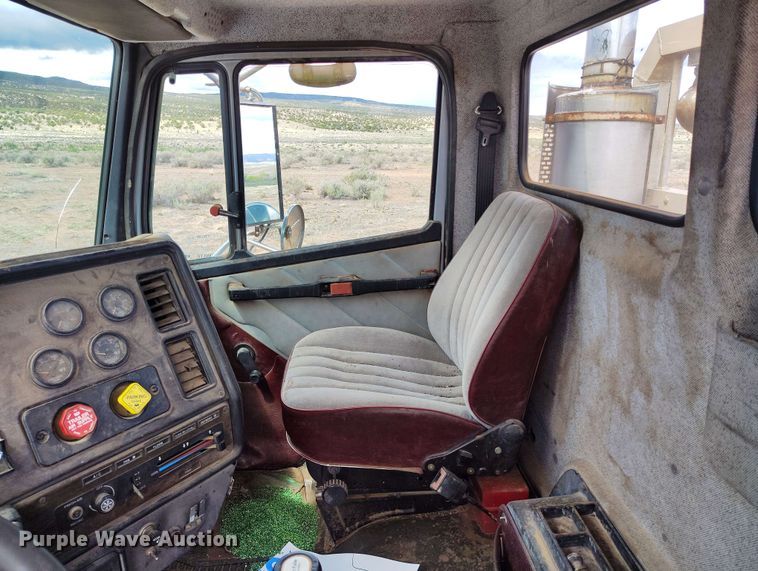 image for item DP4931 1986 Freightliner Conventional semi truck