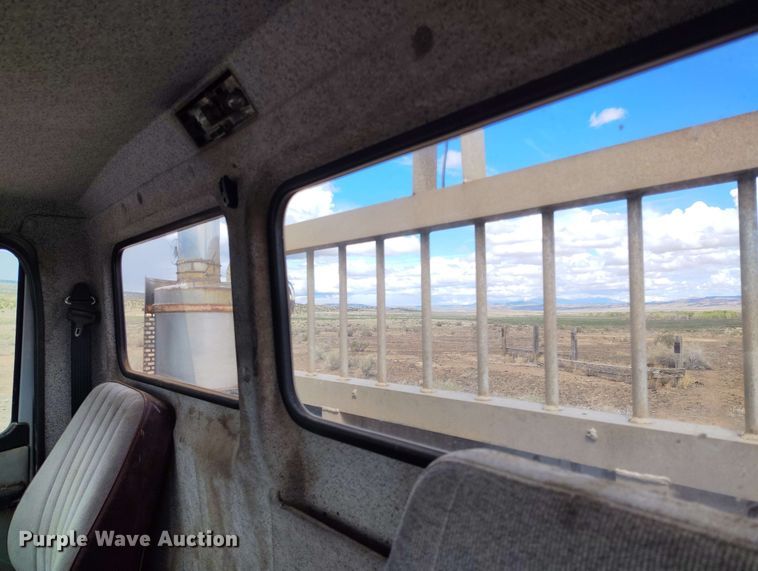 image for item DP4931 1986 Freightliner Conventional semi truck