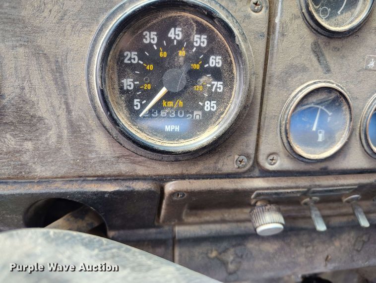 image for item DP4931 1986 Freightliner Conventional semi truck