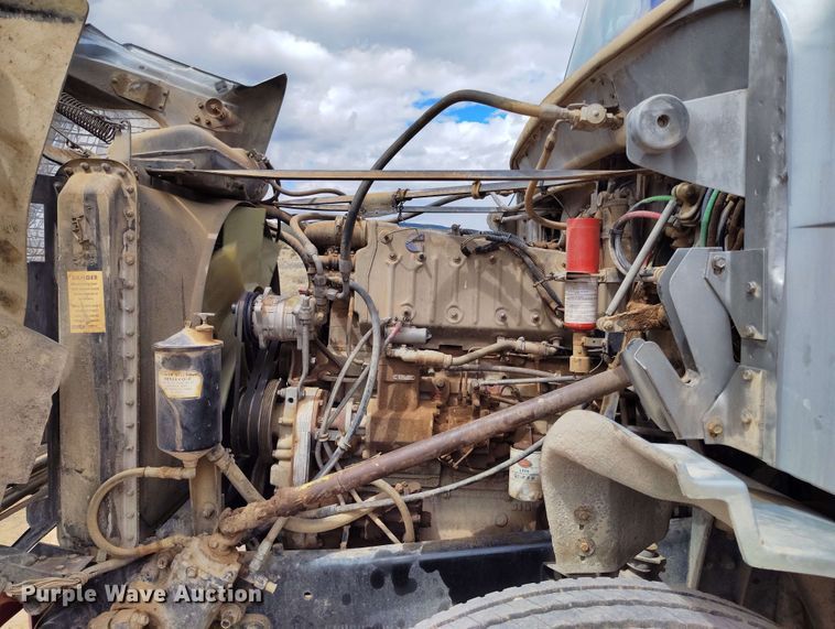 image for item DP4931 1986 Freightliner Conventional semi truck