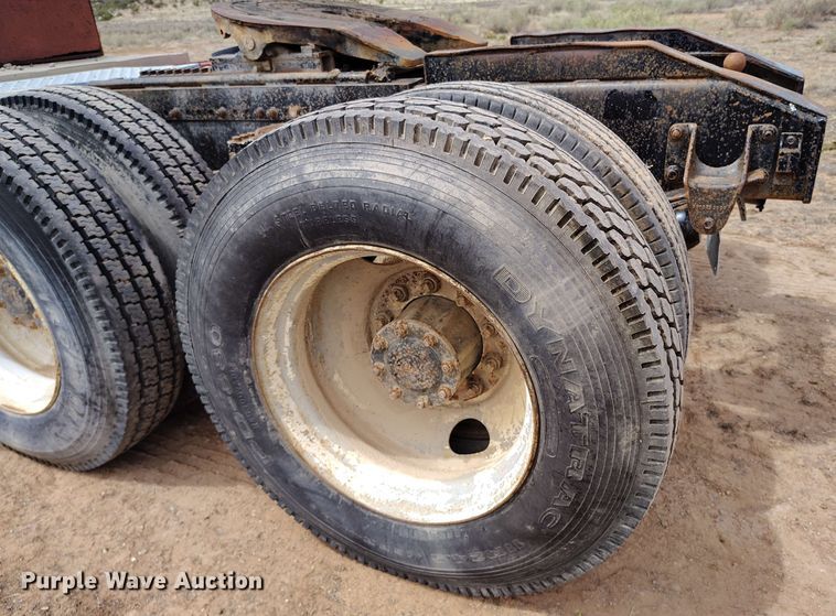 image for item DP4931 1986 Freightliner Conventional semi truck