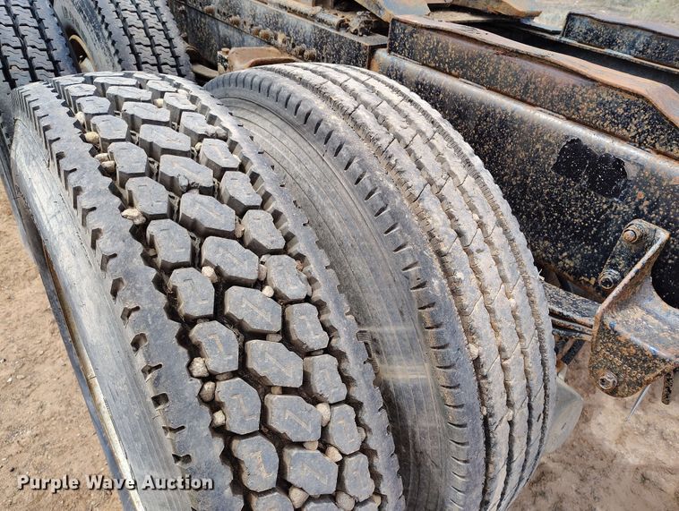 image for item DP4931 1986 Freightliner Conventional semi truck