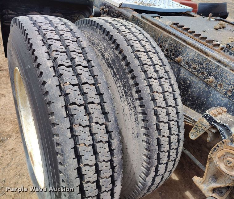 image for item DP4931 1986 Freightliner Conventional semi truck