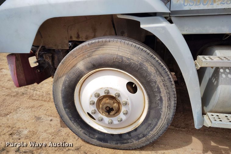 image for item DP4931 1986 Freightliner Conventional semi truck