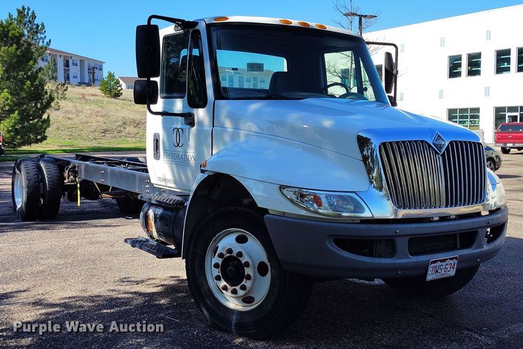 image for item DP4934 2009 International DuraStar 4300 truck cab and chassis