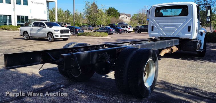 image for item DP4934 2009 International DuraStar 4300 truck cab and chassis