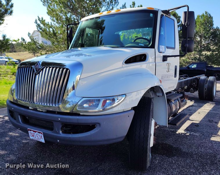 image for item DP4934 2009 International DuraStar 4300 truck cab and chassis