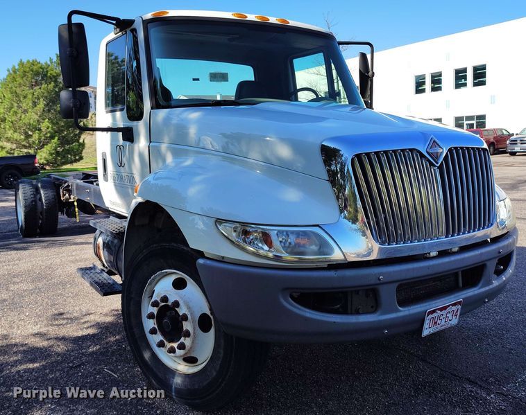 image for item DP4934 2009 International DuraStar 4300 truck cab and chassis