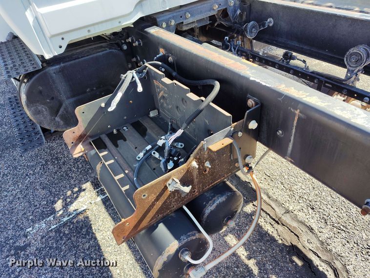 image for item DP4934 2009 International DuraStar 4300 truck cab and chassis