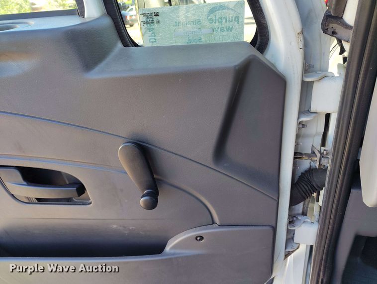 image for item DP4934 2009 International DuraStar 4300 truck cab and chassis