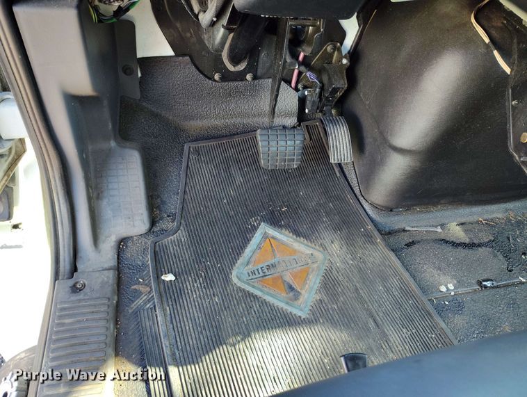 image for item DP4934 2009 International DuraStar 4300 truck cab and chassis