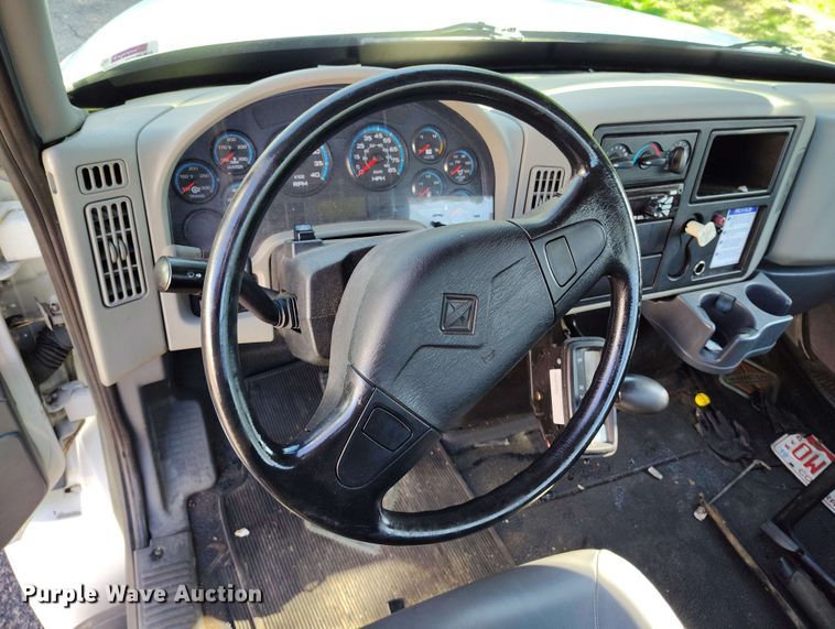 image for item DP4934 2009 International DuraStar 4300 truck cab and chassis