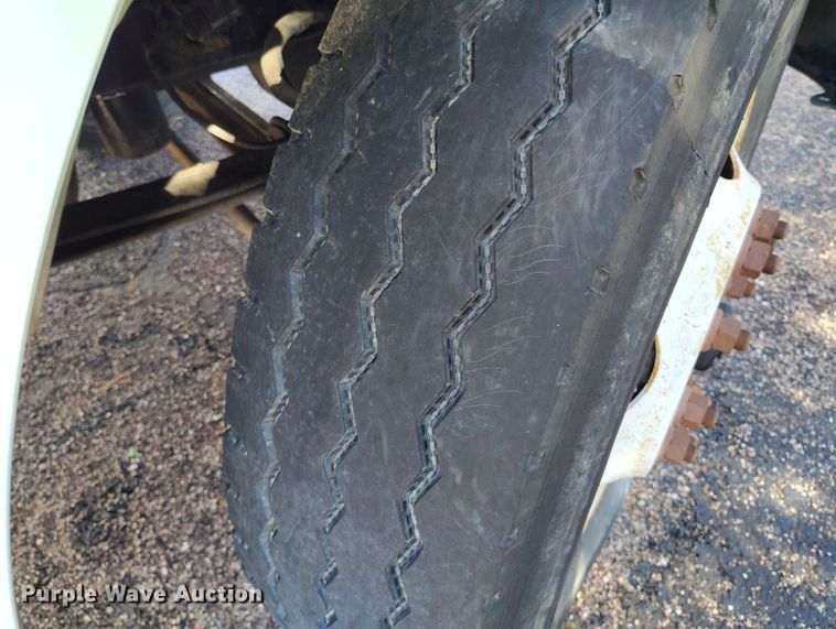 image for item DP4934 2009 International DuraStar 4300 truck cab and chassis