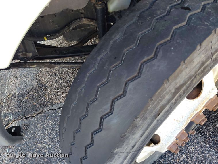 image for item DP4934 2009 International DuraStar 4300 truck cab and chassis