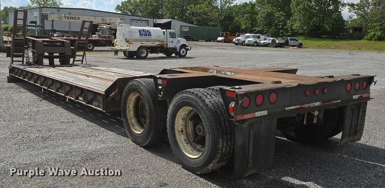 image for item DP6375 1993 Witzco Trailers Inc. RG-35 lowboy equipment trailer