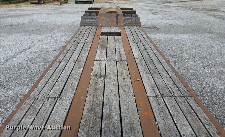 image for item DP6375 1993 Witzco Trailers Inc. RG-35 lowboy equipment trailer