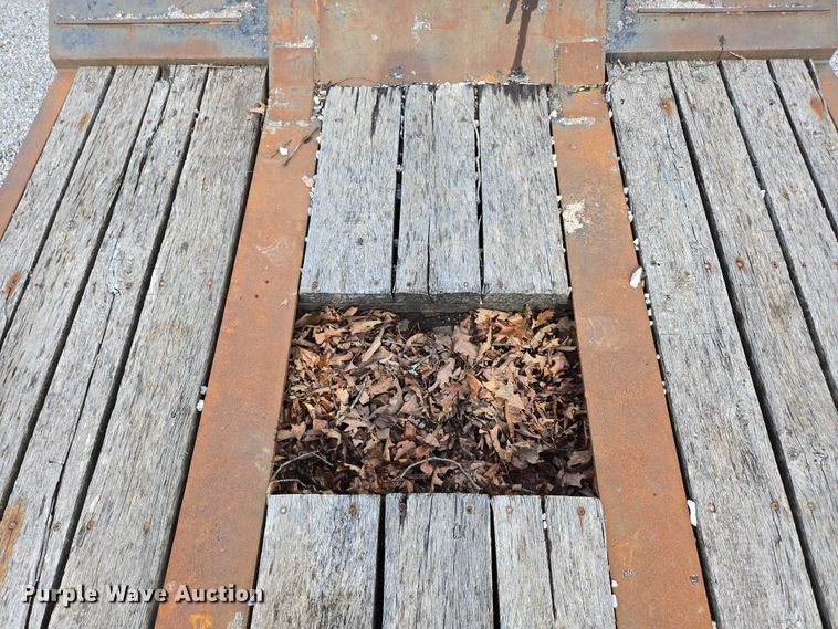 image for item DP6375 1993 Witzco Trailers Inc. RG-35 lowboy equipment trailer