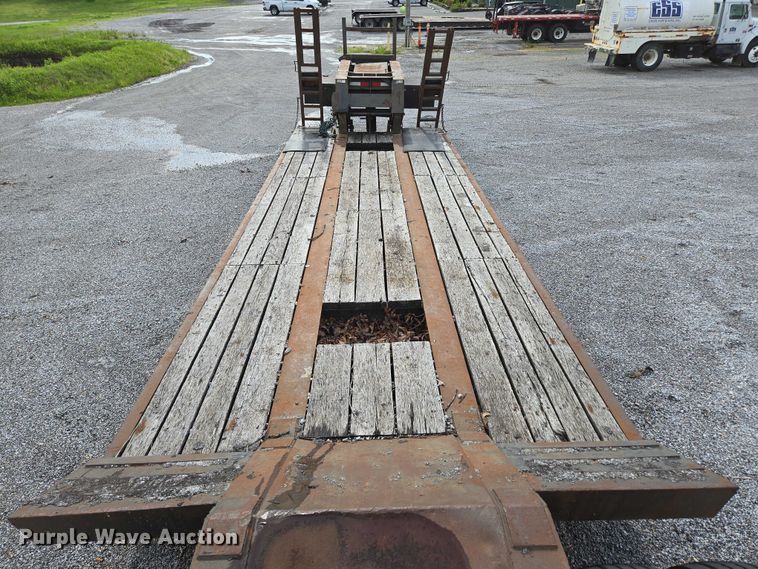 image for item DP6375 1993 Witzco Trailers Inc. RG-35 lowboy equipment trailer