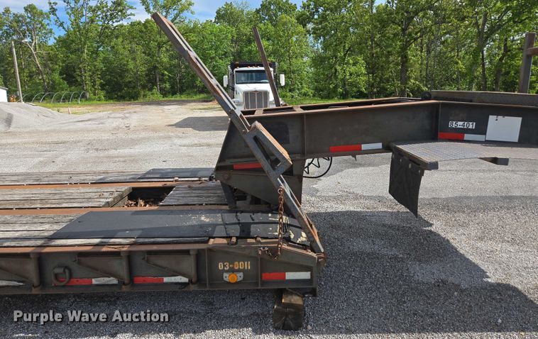 image for item DP6375 1993 Witzco Trailers Inc. RG-35 lowboy equipment trailer