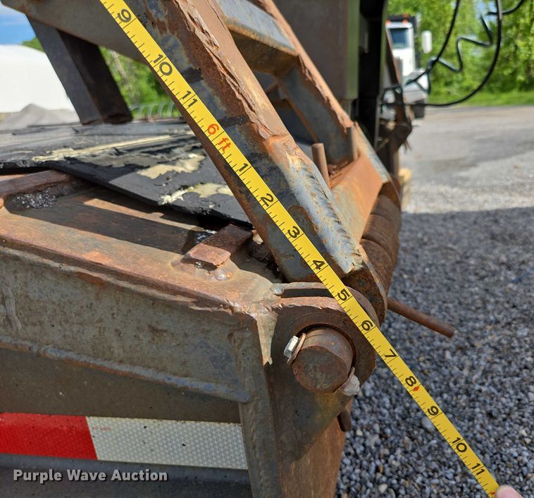 image for item DP6375 1993 Witzco Trailers Inc. RG-35 lowboy equipment trailer