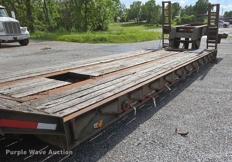image for item DP6375 1993 Witzco Trailers Inc. RG-35 lowboy equipment trailer