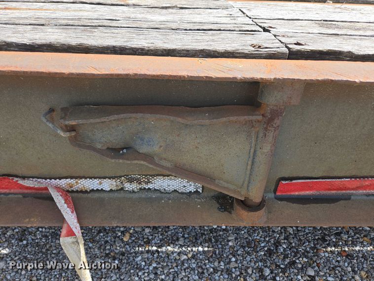 image for item DP6375 1993 Witzco Trailers Inc. RG-35 lowboy equipment trailer