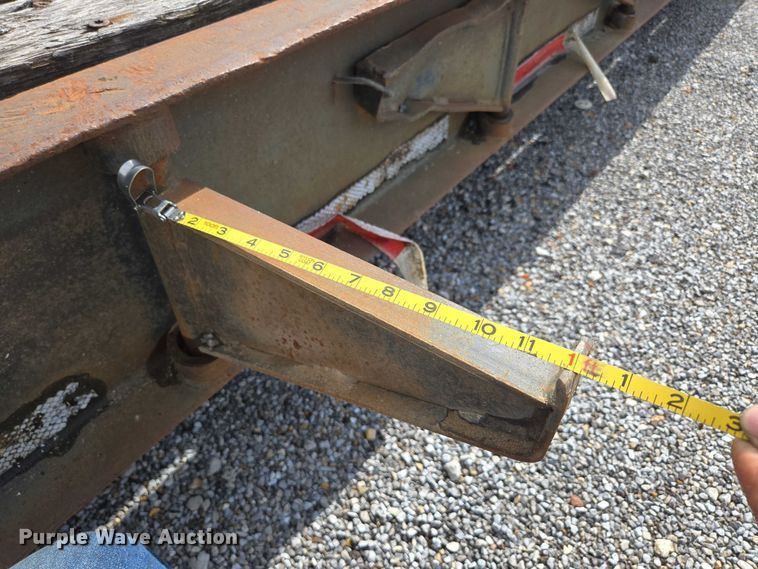 image for item DP6375 1993 Witzco Trailers Inc. RG-35 lowboy equipment trailer