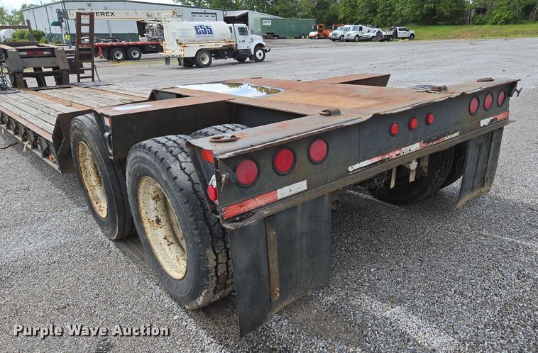 image for item DP6375 1993 Witzco Trailers Inc. RG-35 lowboy equipment trailer
