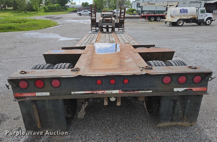 image for item DP6375 1993 Witzco Trailers Inc. RG-35 lowboy equipment trailer