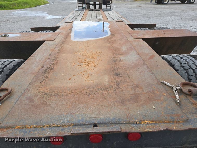 image for item DP6375 1993 Witzco Trailers Inc. RG-35 lowboy equipment trailer