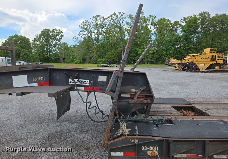 image for item DP6375 1993 Witzco Trailers Inc. RG-35 lowboy equipment trailer