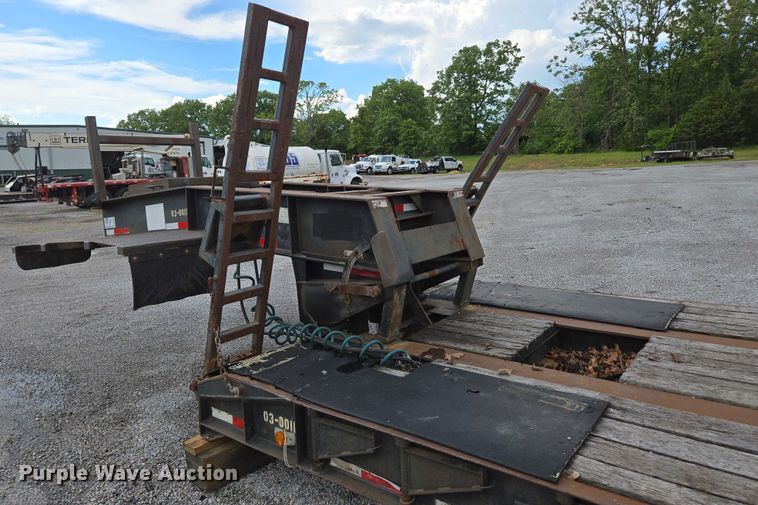 image for item DP6375 1993 Witzco Trailers Inc. RG-35 lowboy equipment trailer