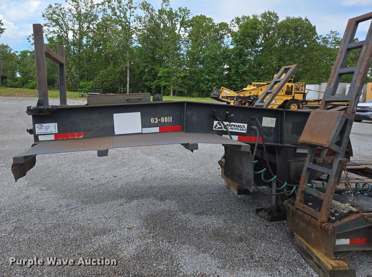 image for item DP6375 1993 Witzco Trailers Inc. RG-35 lowboy equipment trailer