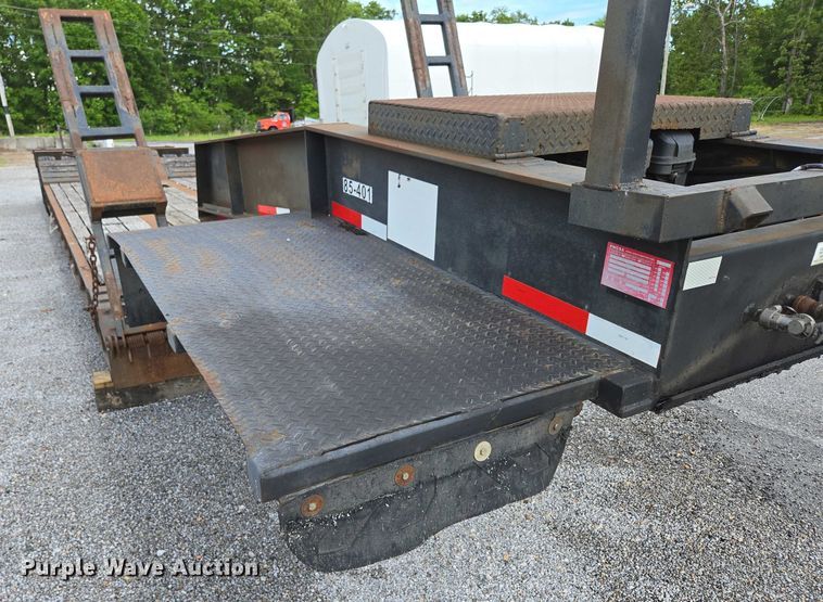 image for item DP6375 1993 Witzco Trailers Inc. RG-35 lowboy equipment trailer