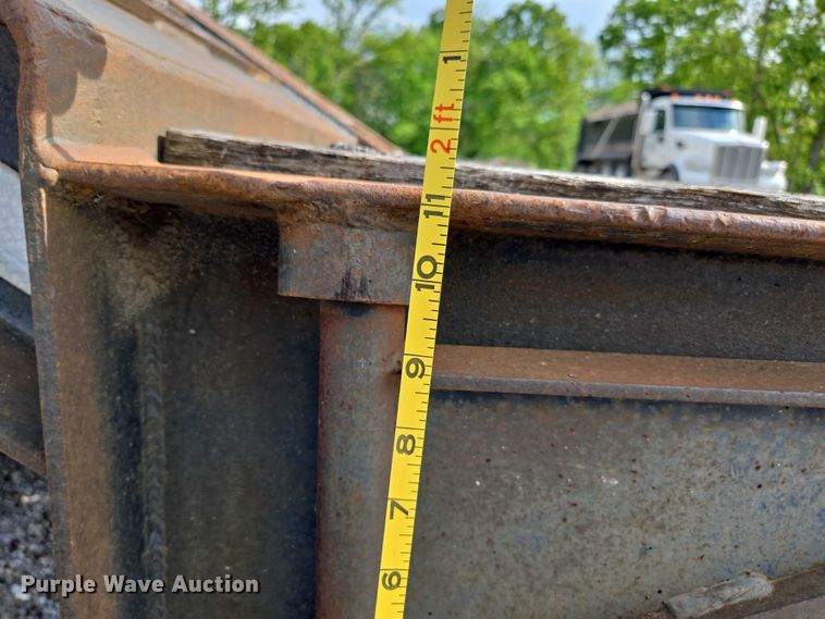 image for item DP6375 1993 Witzco Trailers Inc. RG-35 lowboy equipment trailer