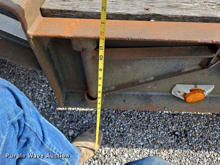 image for item DP6375 1993 Witzco Trailers Inc. RG-35 lowboy equipment trailer