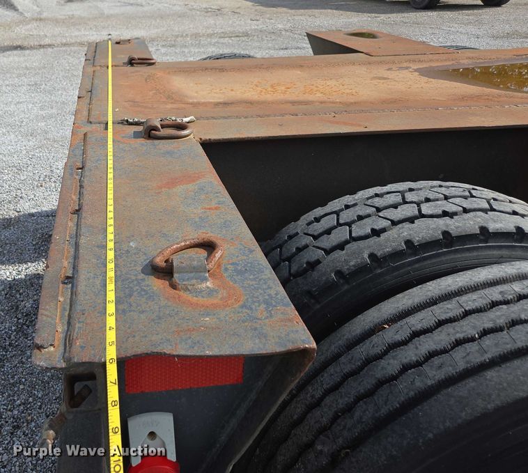 image for item DP6375 1993 Witzco Trailers Inc. RG-35 lowboy equipment trailer