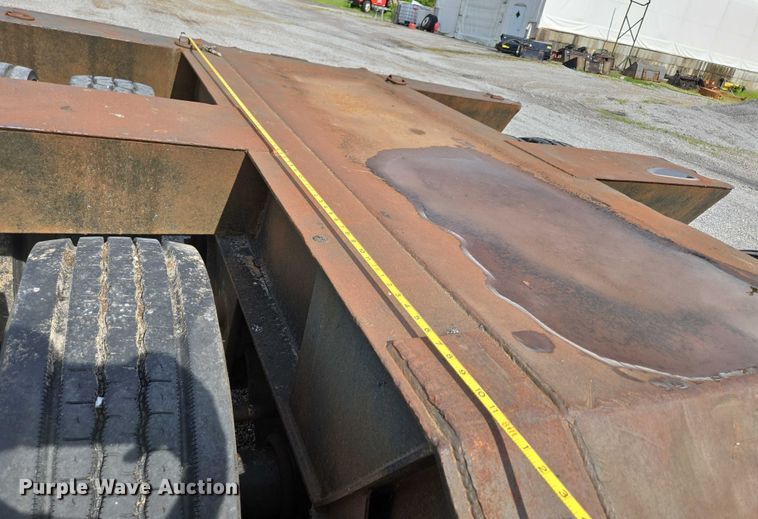 image for item DP6375 1993 Witzco Trailers Inc. RG-35 lowboy equipment trailer