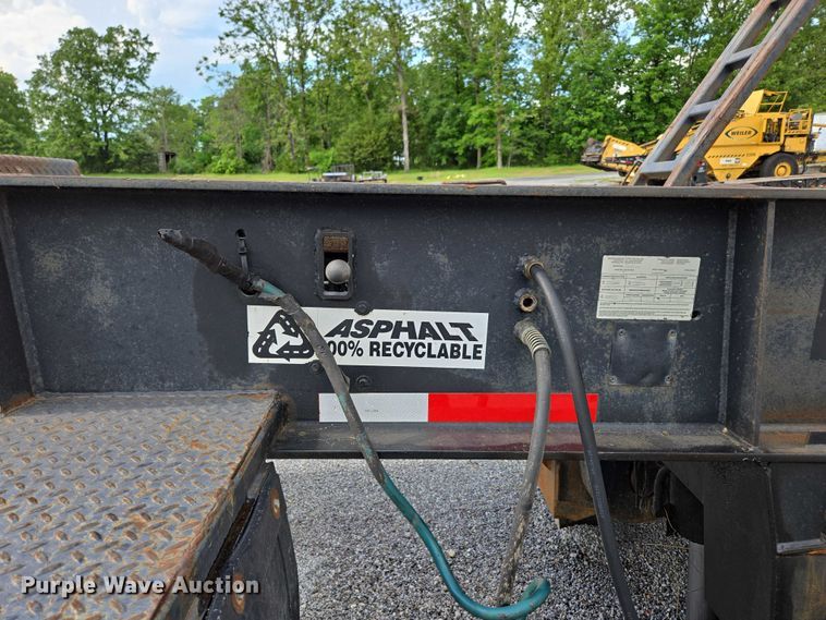 image for item DP6375 1993 Witzco Trailers Inc. RG-35 lowboy equipment trailer