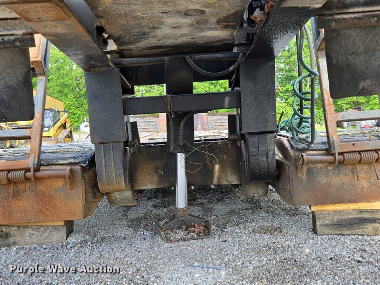 image for item DP6375 1993 Witzco Trailers Inc. RG-35 lowboy equipment trailer