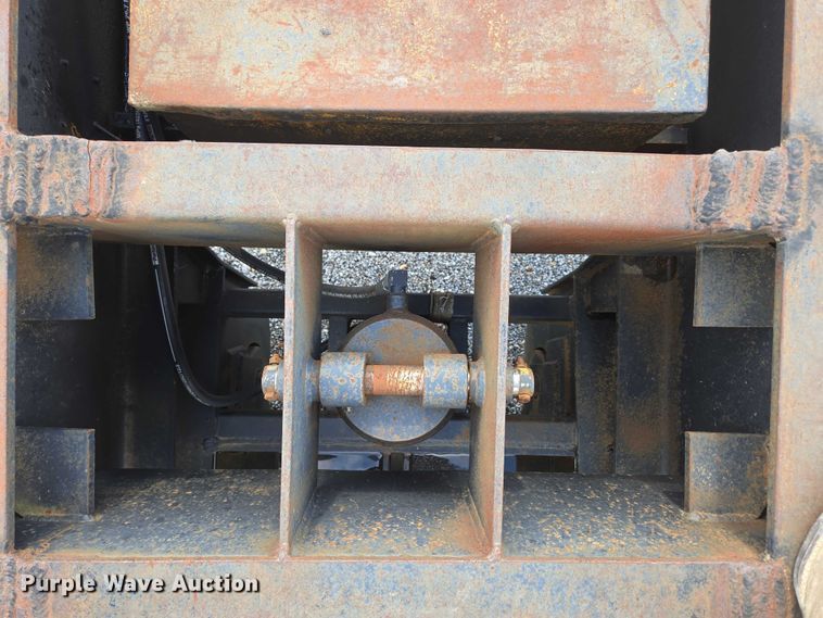 image for item DP6375 1993 Witzco Trailers Inc. RG-35 lowboy equipment trailer