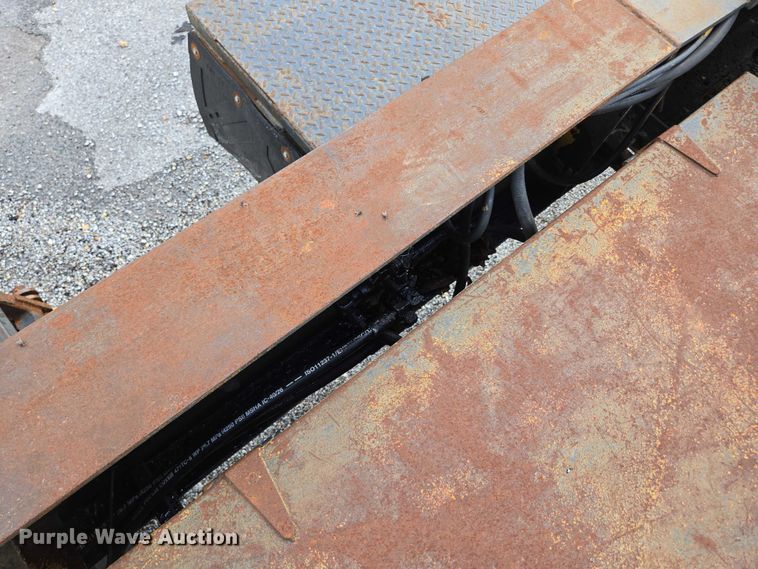 image for item DP6375 1993 Witzco Trailers Inc. RG-35 lowboy equipment trailer